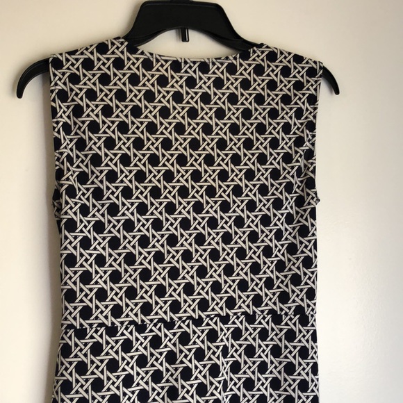 🛍️DONATED | The Limited | Sleeveless Blue and White Dress - Picture 5 of 7